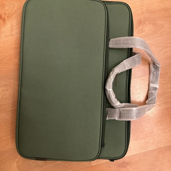 tomtoc Other - NWT tomtoc laptop bag